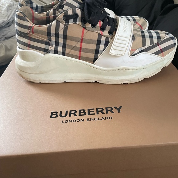 Burberry Shoes, Size 46 - Picture 3 of 3